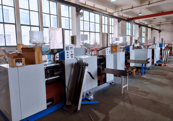 2023 Hocheffiziente U-förmige Papierstrohbiege- und Verpackungsmaschine